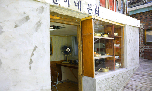 골목 어디쯤 있을 법한 분식집입니다.